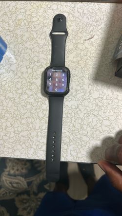 Apple Watch SE 44 Mm 65$