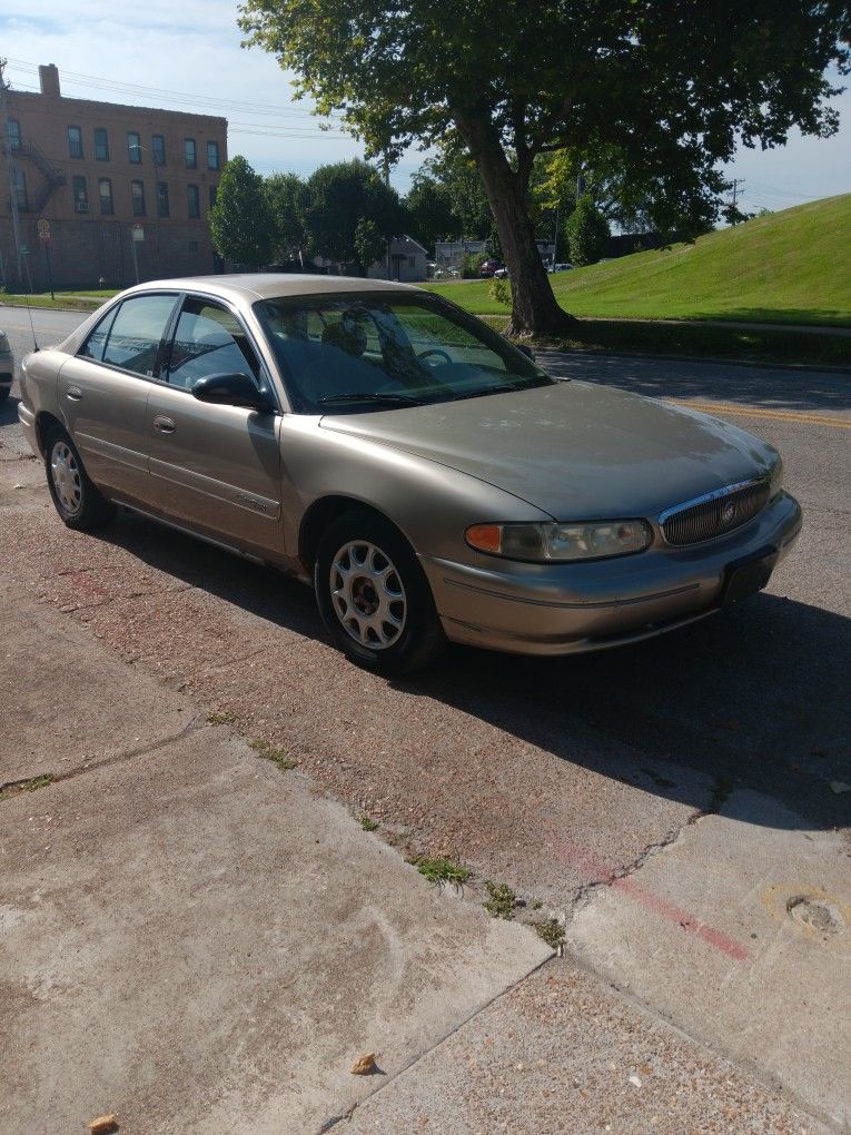 Two thousand one buick century Nice running Car Little rust on Side Bottom