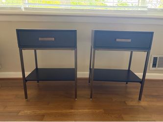 2 nightstands