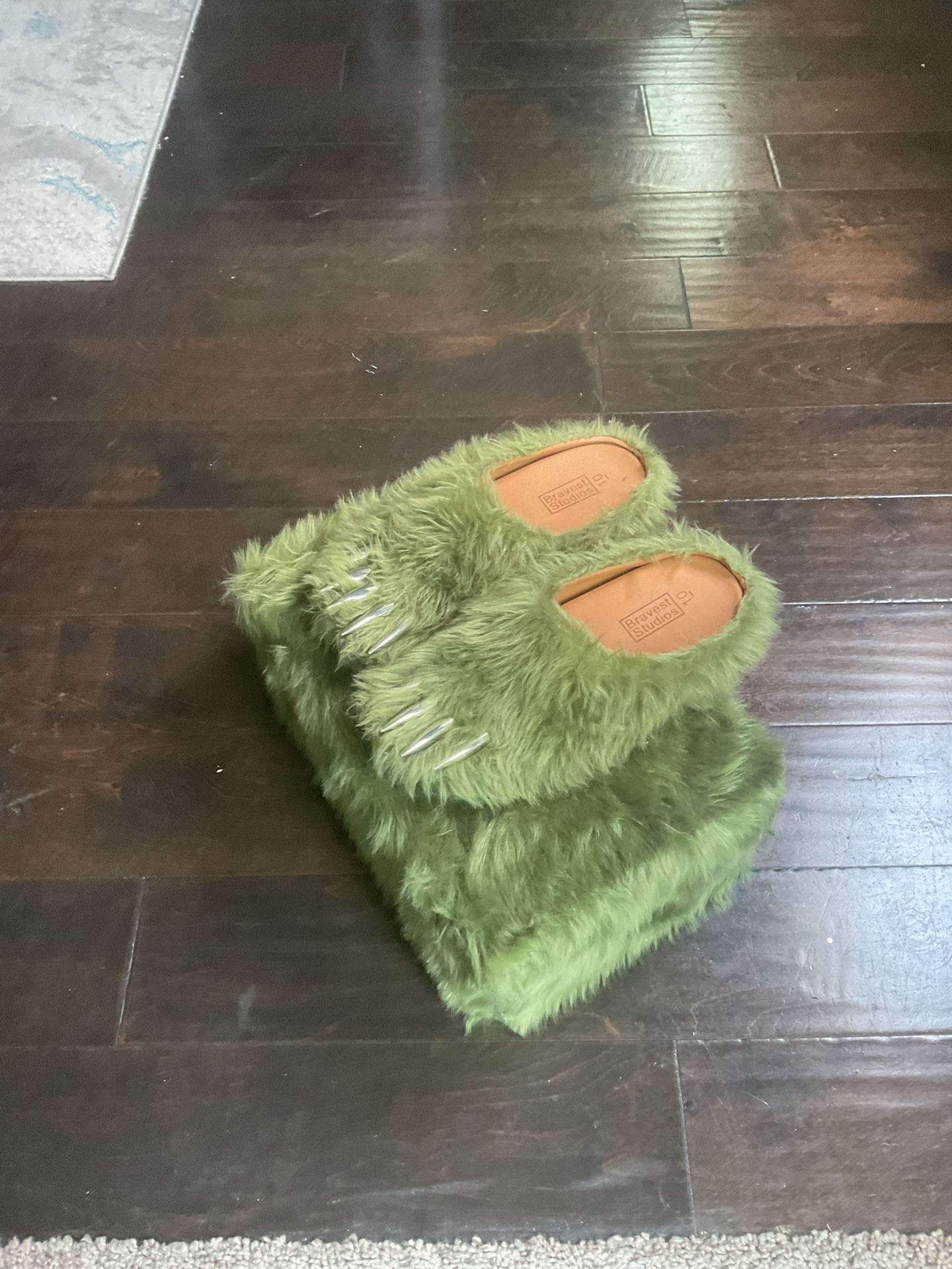 Bravest Studios Claw Slides