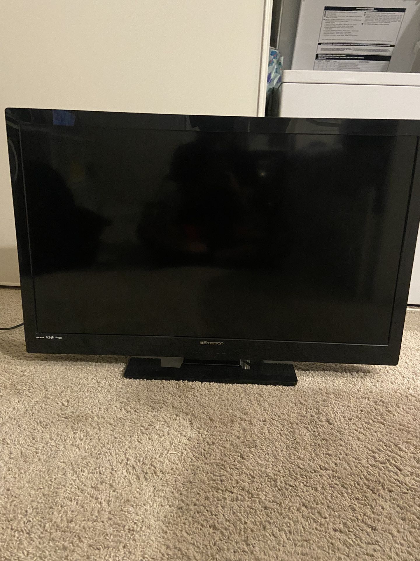 Emerson 40 inch tv