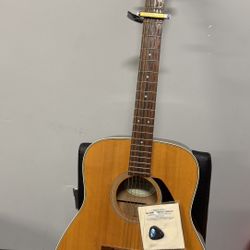 Eterna Acoustic Guitar
