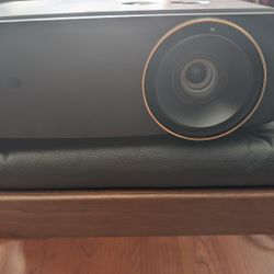 JVC -LX-NZ30 4k dlp blue Lazer projector