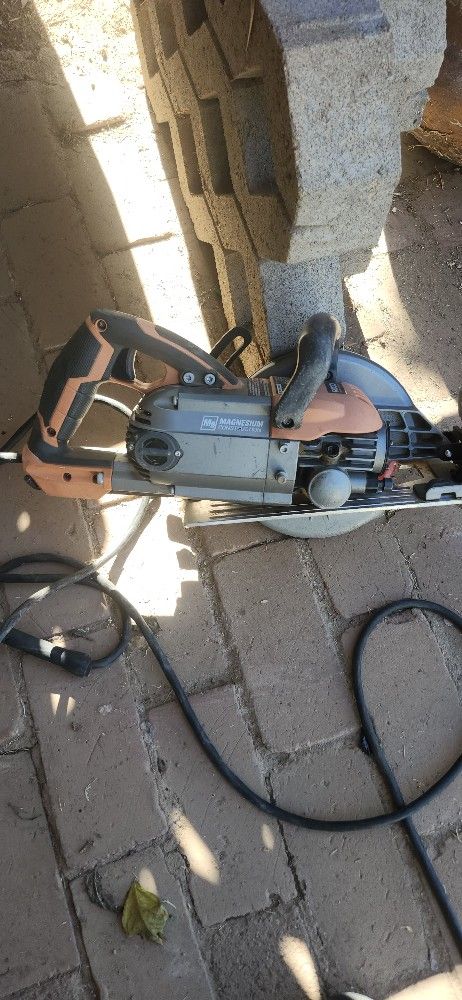 RIGID WORM SAW