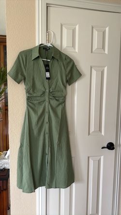 Fashion Nova Green Button-Down Midi Dress