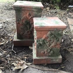 Fleur De Lis Home/Garden Decor/Plant Pedestals ($35 For The Set)