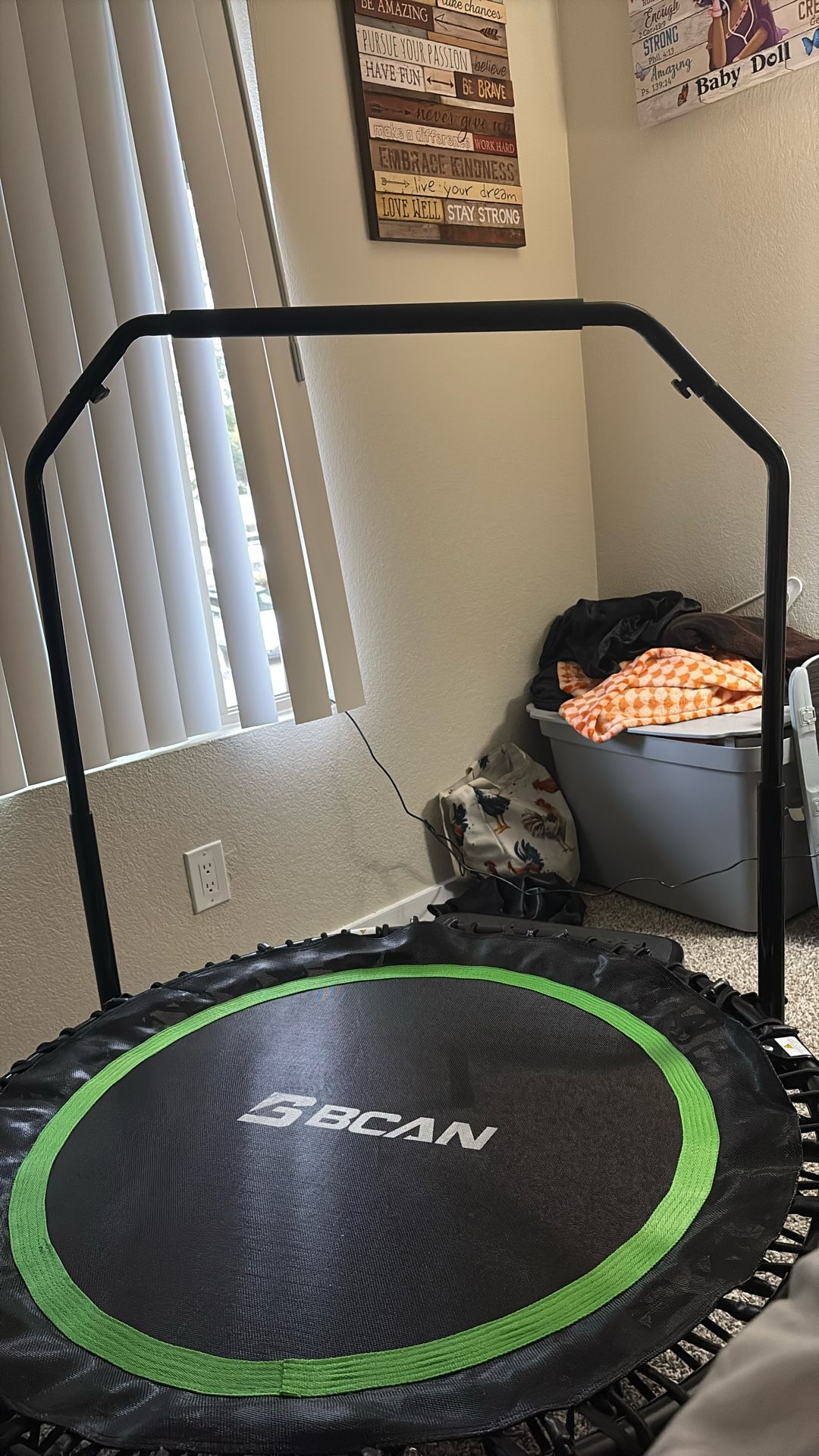 🔥 Trampoline for Sale – Like New! 🔥