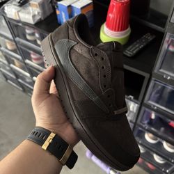 Travis Scott Jordan One Lows Velvet Brown Size 9