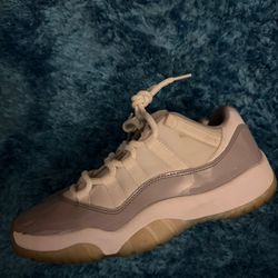 Air Jordan 11 Low Cement 