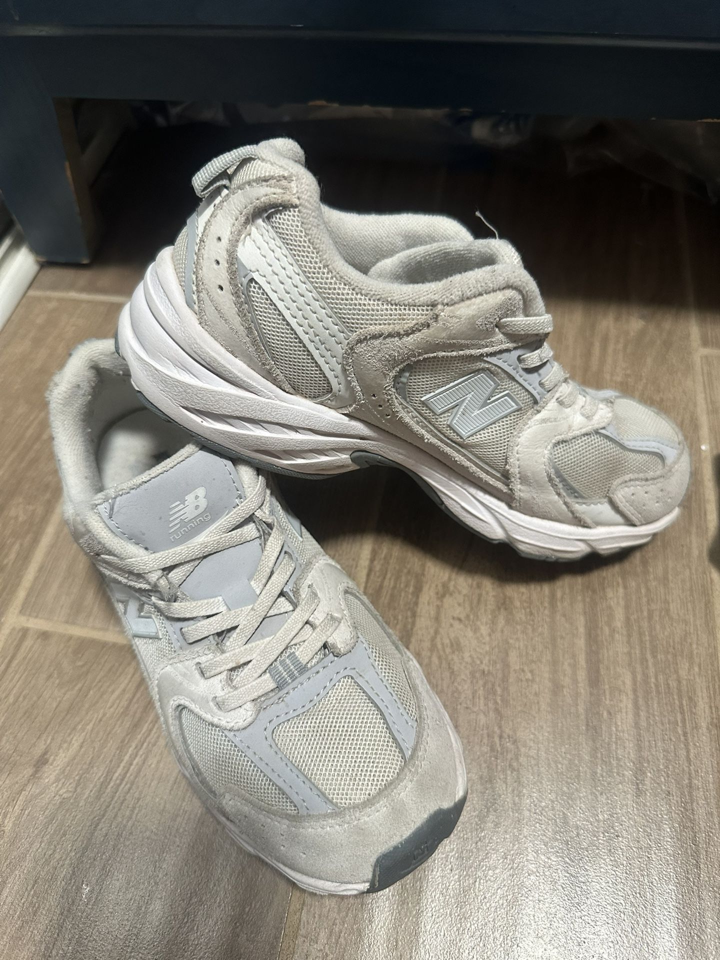 New balance youth Size 2.5