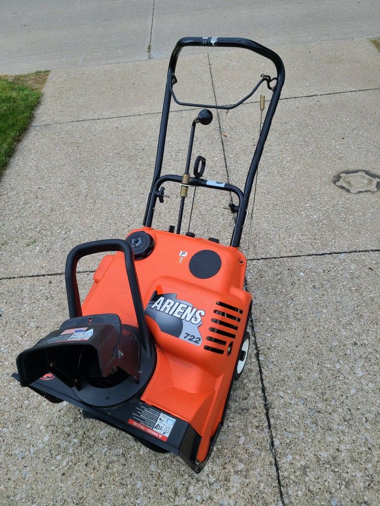 Ariens 722 Snowblower 