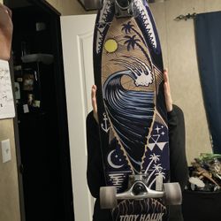 Skateboard. Patineta. Longboard