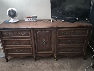 Dresser