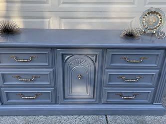 Elegant Grey 9 Drawer Dresser/buffett By Bassett Furniture