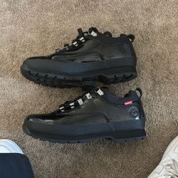 Supreme Timberlands Color Blk Size 8 