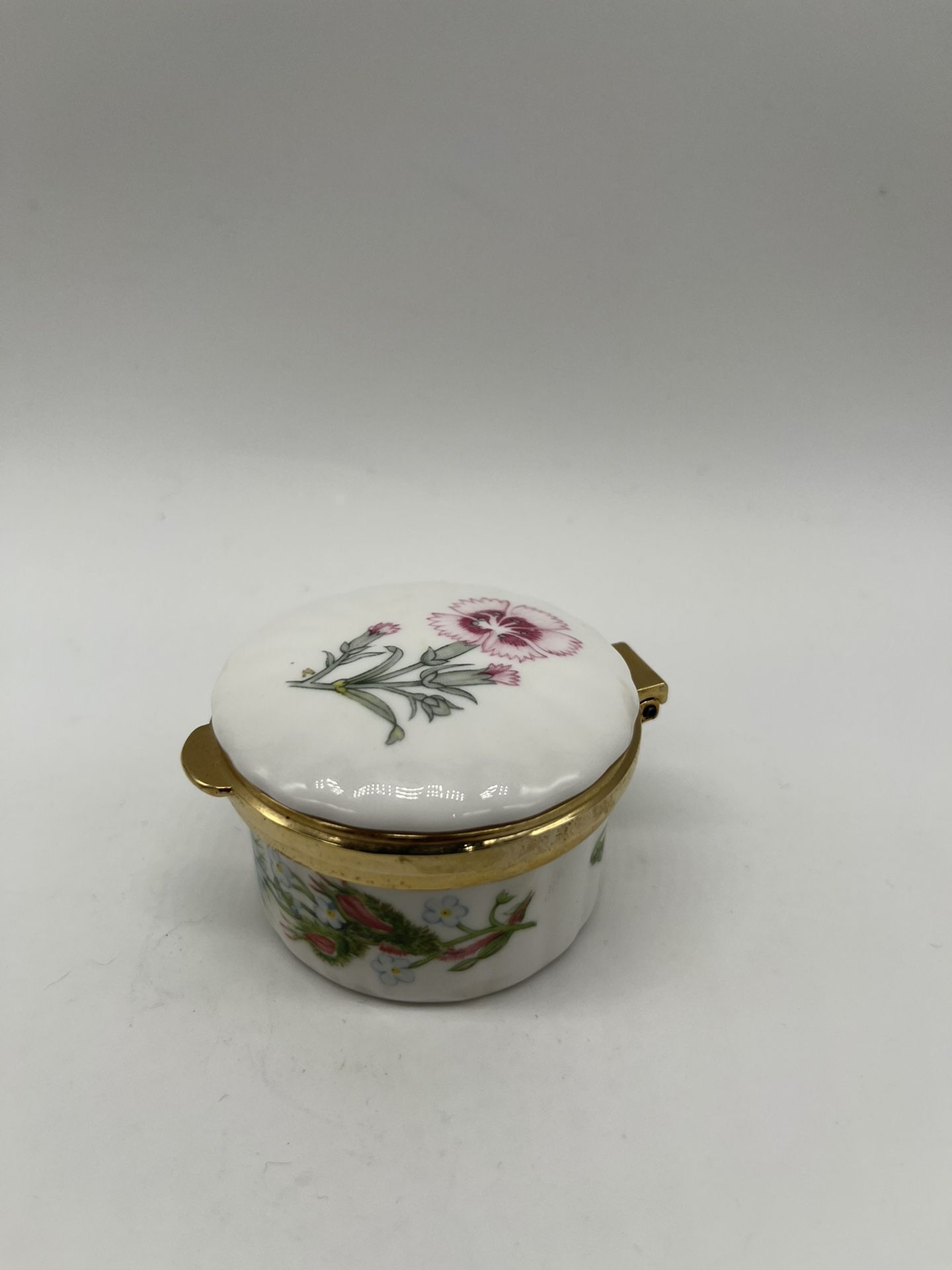 Vintage Ainsley Wild Tudor Porcelain Trinket Box. Made In England Bone China