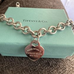 Authentic Tiffany & Co Return to Tiffany Sterling Silver Heart Chain Necklace 