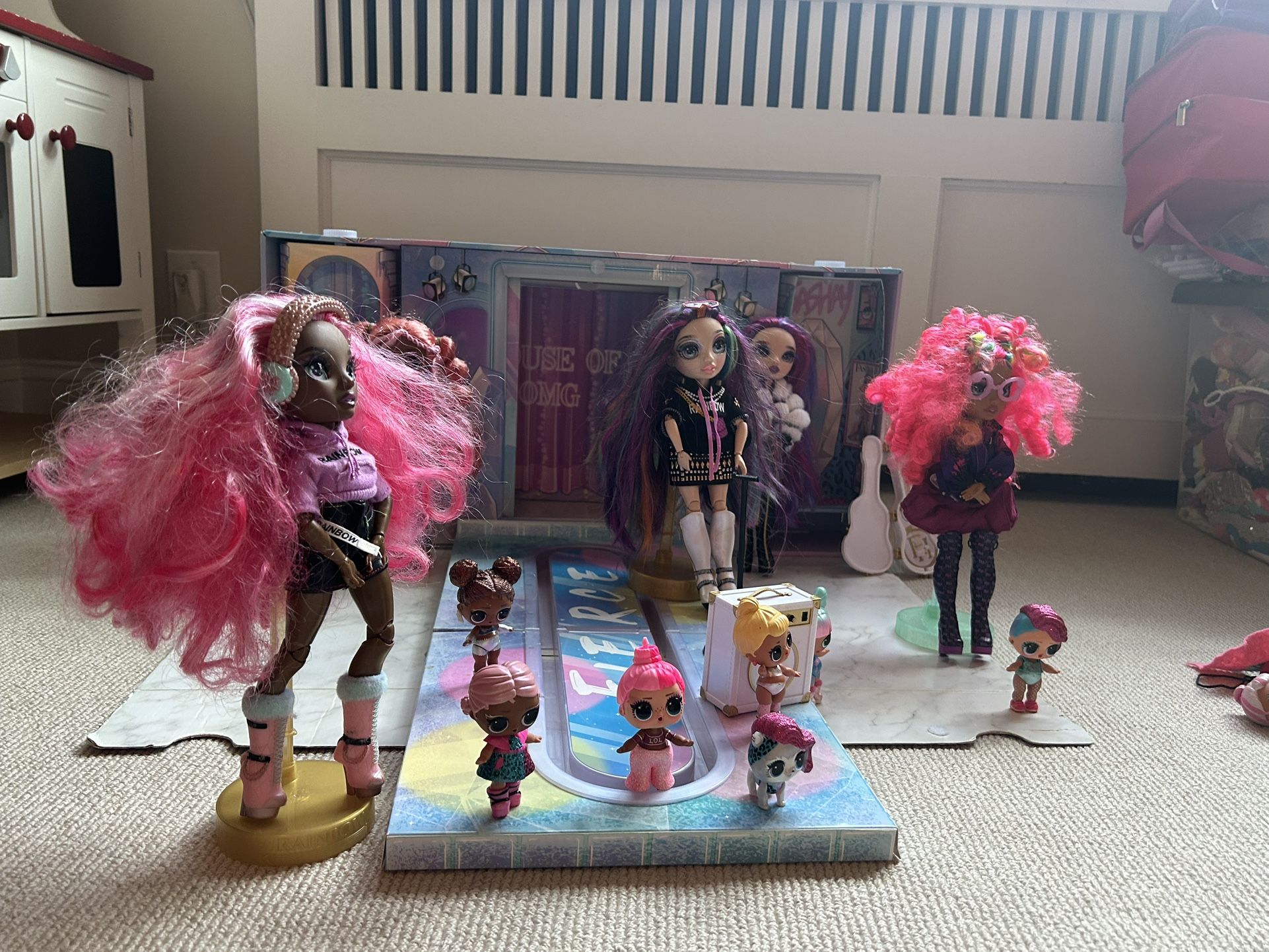 Rainbow High Fashion Show Set