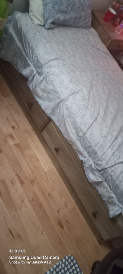 Twin Platform Bed
