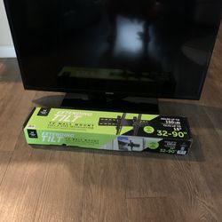 Samsung 40” with wall mount included