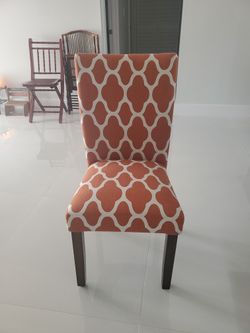 Dining Chairs In Great Condition 