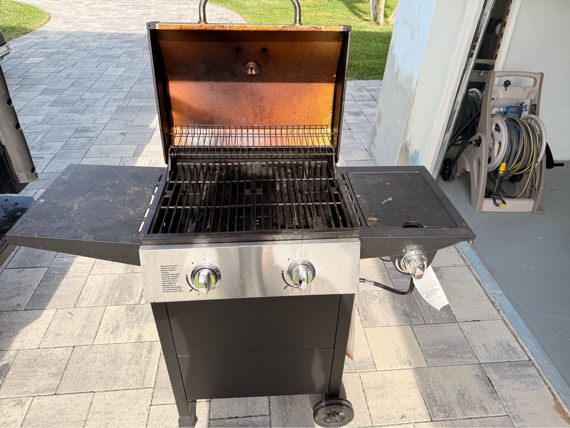 2 burner grill.