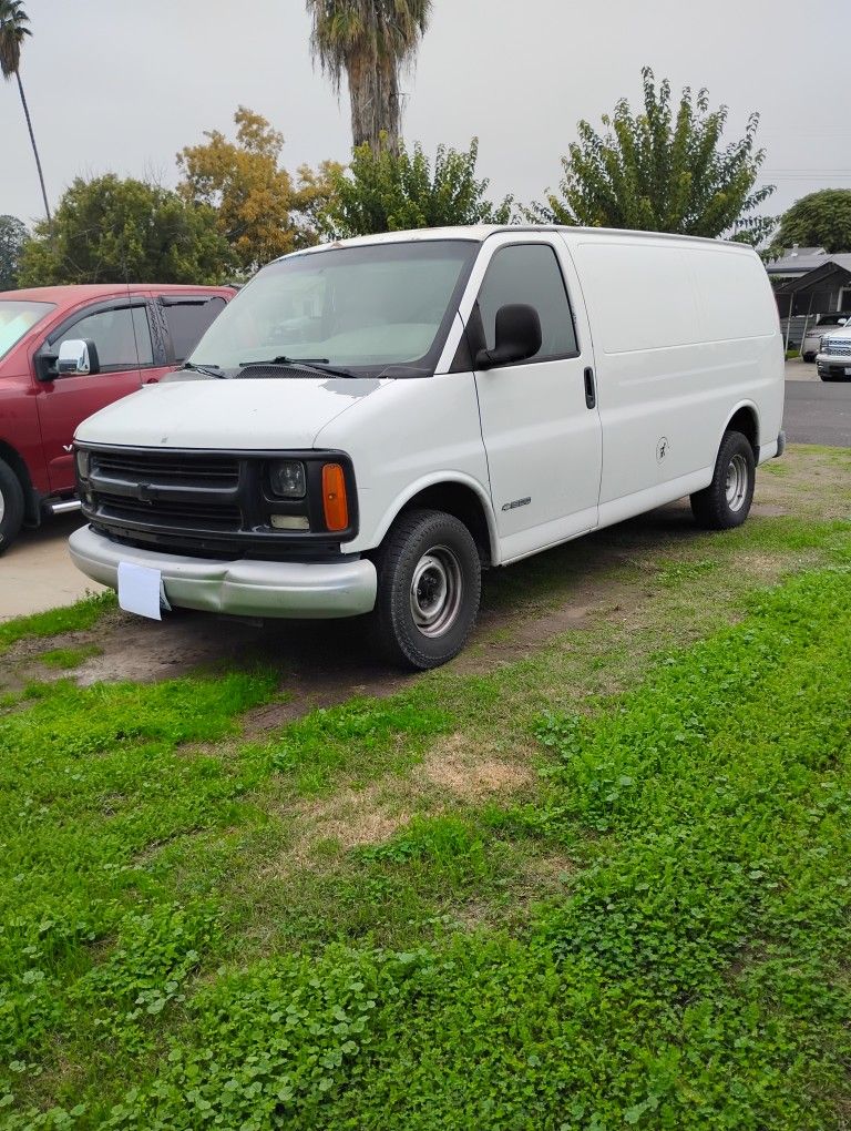 2001 Chevrolet Express
