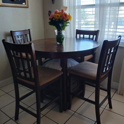 Round Pub Style Dining Set (Expandable) Fit Up To 6 Ppl!