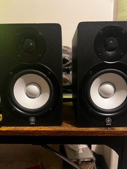 YAMAHA SPEAKERS (pair)