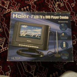 7” LCD TV & DVD Player Combo