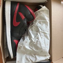 Jordan 1 mid Red And black size 11