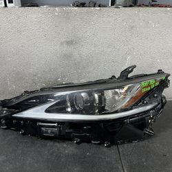 2019-2020-2021 LEXUS ES 350 LEFT HEADLIGHT OEM USED