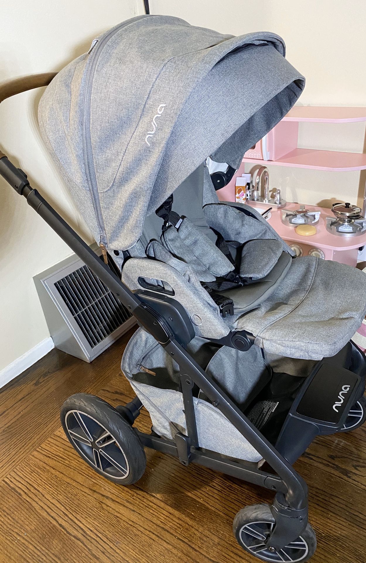 Nuna 2019 Car Seat and Stroller Set