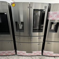 SAMSUNG FAMILY HUB REFRIGERATOR