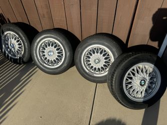 BMW E30 rims And tires