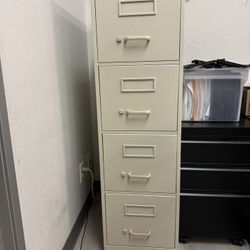 Filing Cabinets 