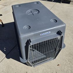XL Petmate Dog Kennel (Missing Side Bolts)