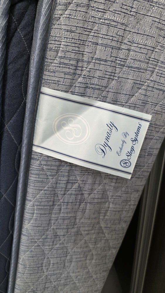 Sleep System Memorized Foam Mattress - Queen $50