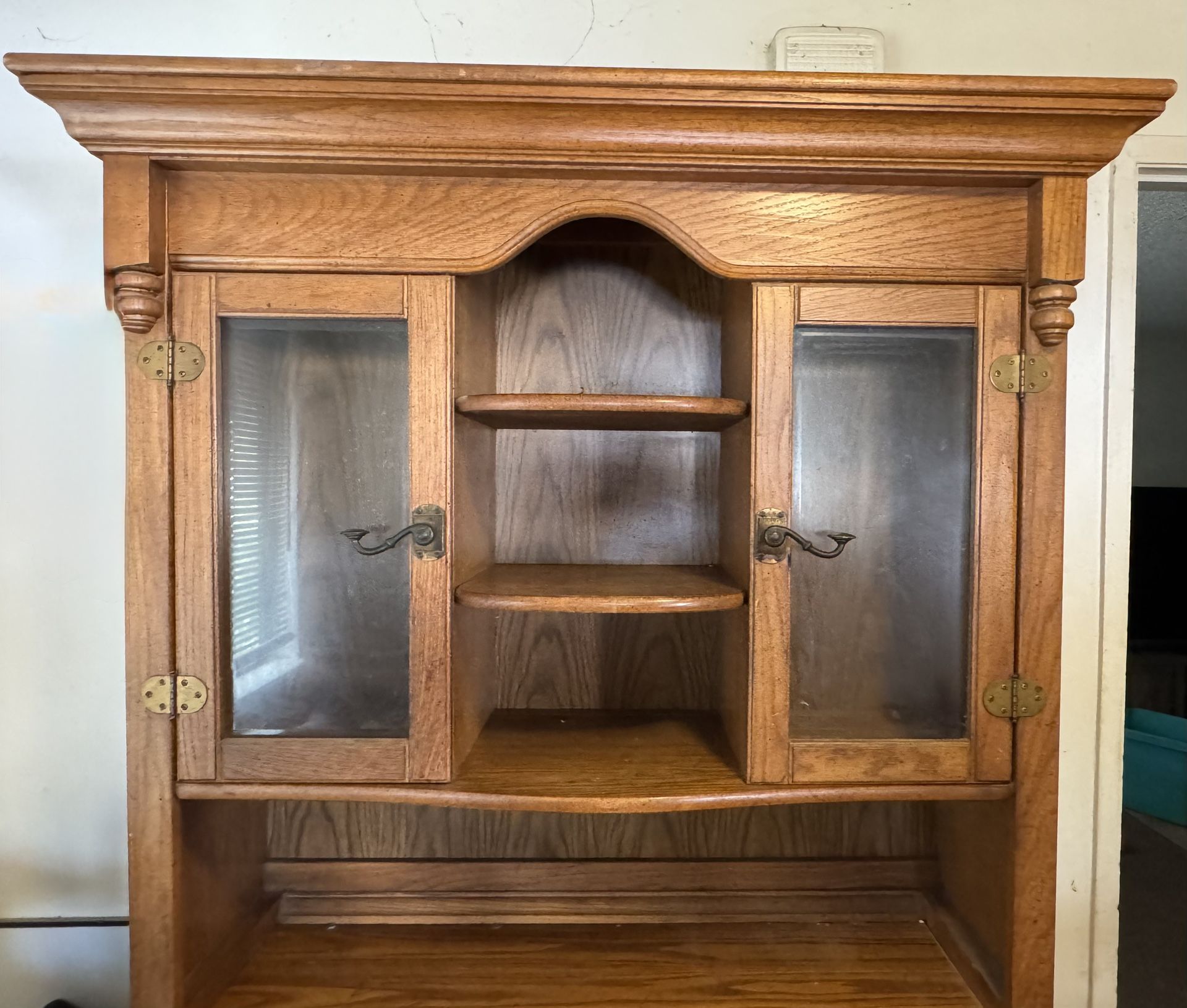 Pulaski Oak Hutch