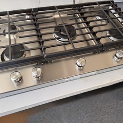 36” Gas Kitchenaid stovetop - Excellent Condition!  This stovetop is 36” and ready to install. Removed because of a kitchen remodel. Seriou