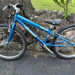 Specialized Mountain Bike 24” ( Like New )