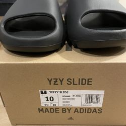 Yeezy Slides Onyx Size 10