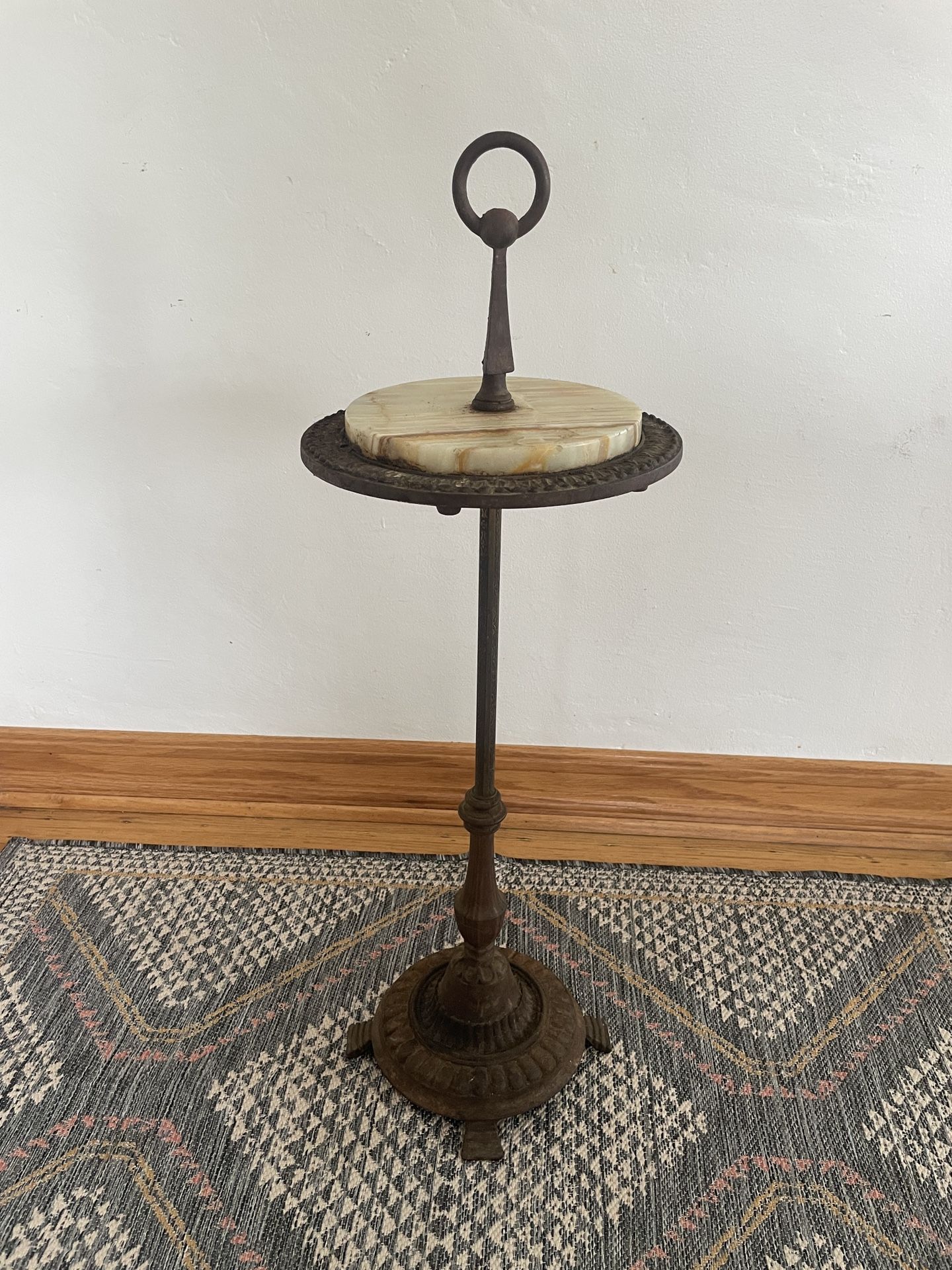 Antique Cast Iron Stand (smoking Stand) 