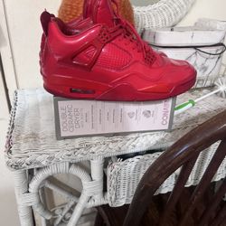 9 1/2 Mens Jordan 4’s