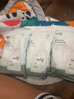 Motif breast milk storage bags