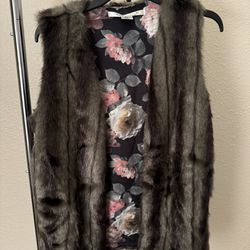 Max Studio Fur Coat/Vest With Pockets