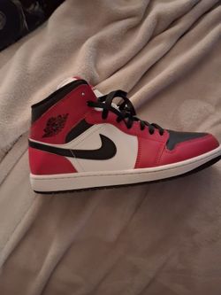 Jordan 1s 10.5 never been worn in the box