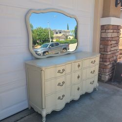 Bassett Dresser And Mirror