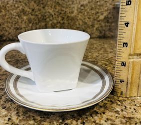 Coffe Cups And 6” Round Plates