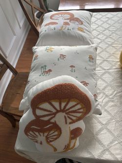 Set Of 3 Mushroom 🍄‍🟫 Pillows 